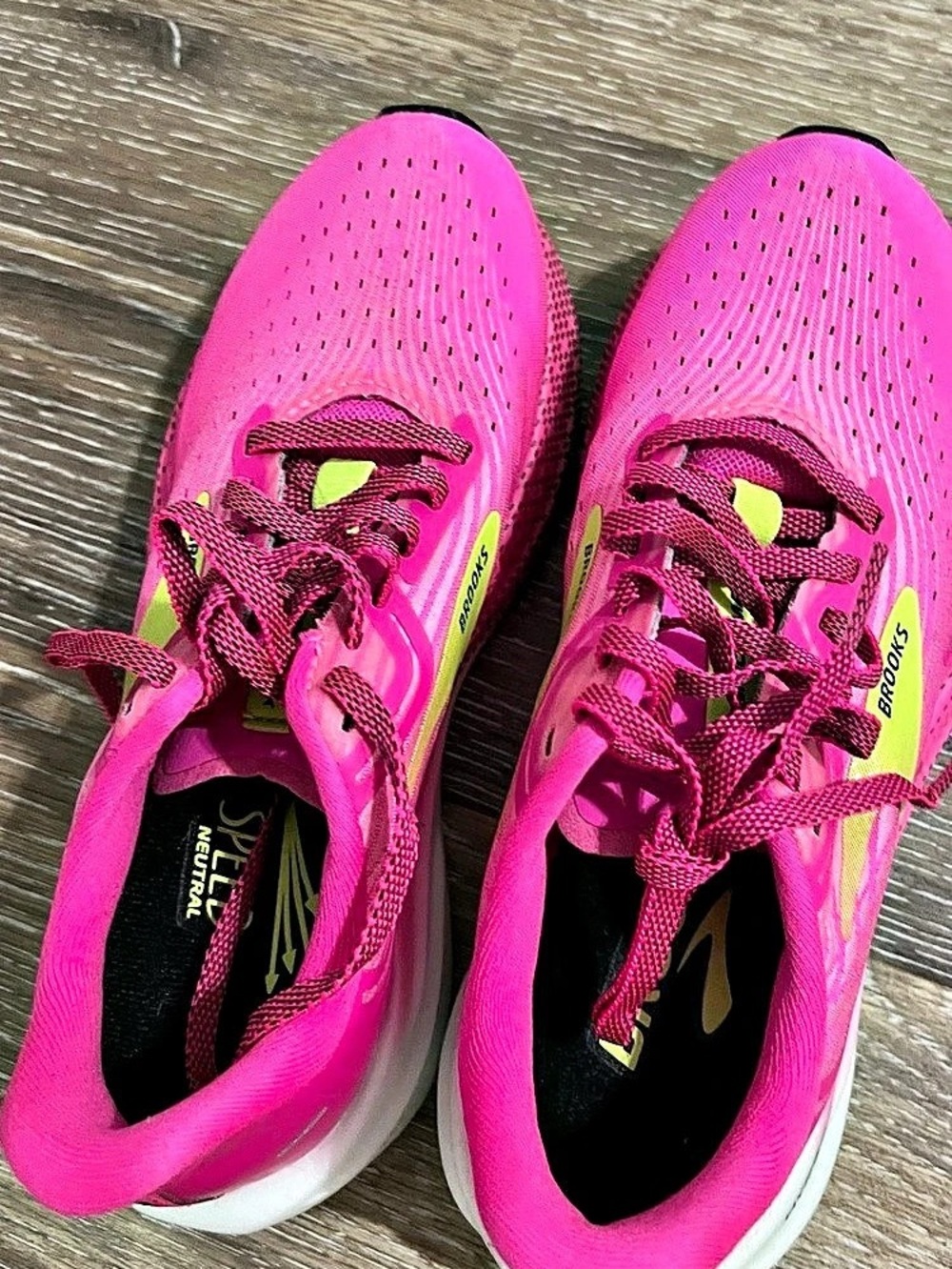 Brooks React Infinity Run Flyknit Women's Athletic Shoes US 5 Pink & Black